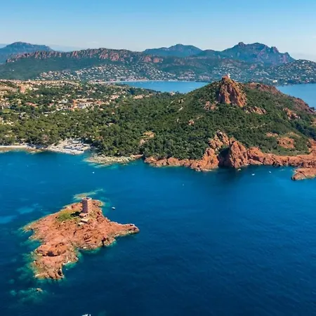 Le Belvedere-cap Esterel-var Сен-Рафаэль
