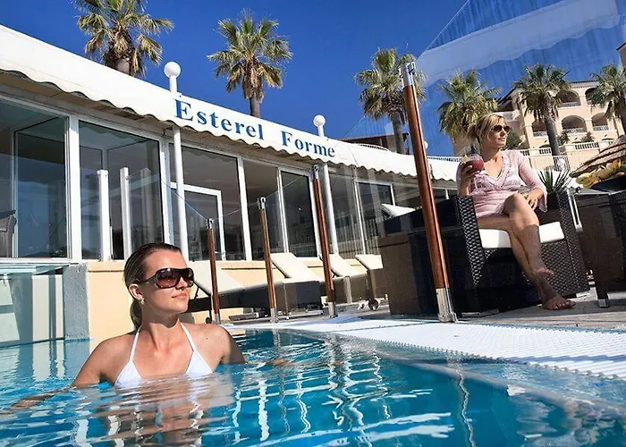 Le Belvedere-cap Esterel-var * Сен-Рафаэль